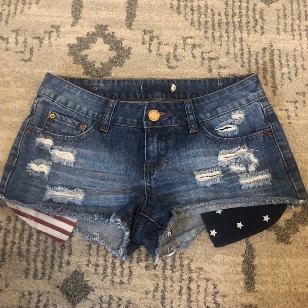 YMI flag shorts 3